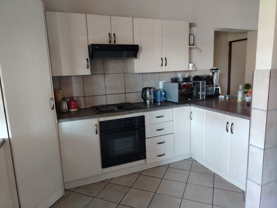 2 Bedroom Property for Sale in Waterval East North West